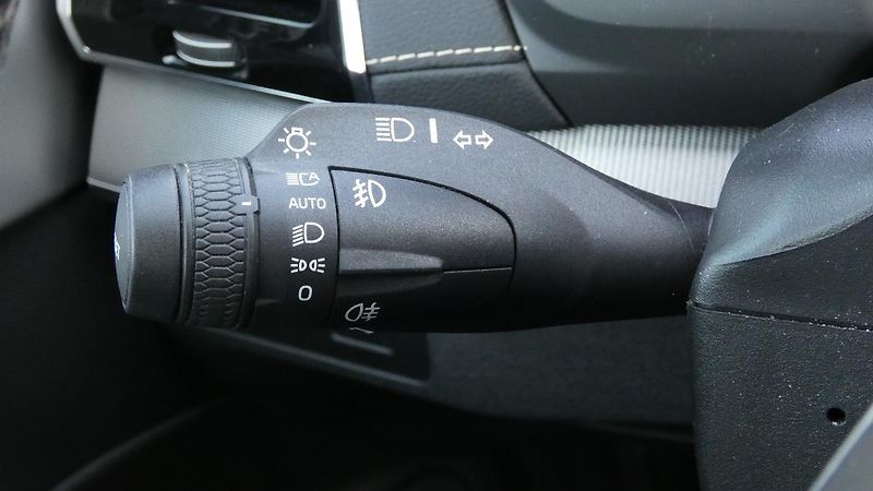 Volvo XC90 B5 AWD R-Design - fotka 10 z 25