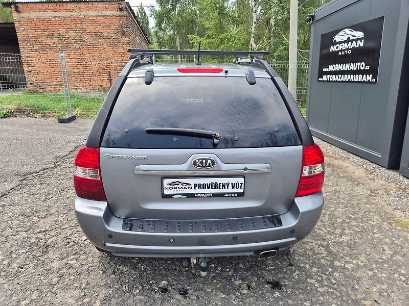 Kia Sportage 2.0i 104Kw 4x4, klima, tažné - fotka 6 z 21