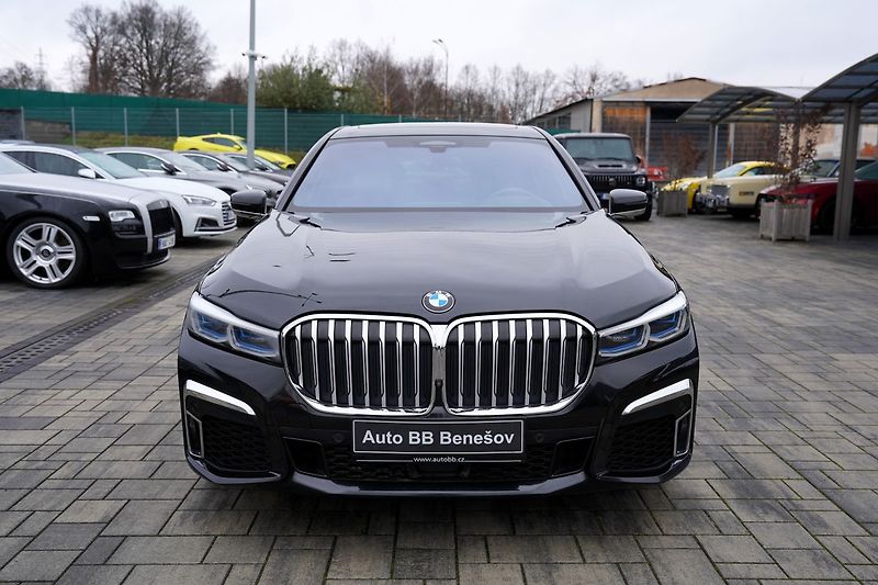 BMW Řada 7 740d xDrive/9AT/Lasery/Mpaket - fotka 1 z 50