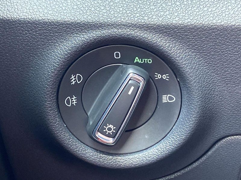 Škoda Kamiq (2021) 1.5 TSI Monte Carlo - fotka 21 z 38