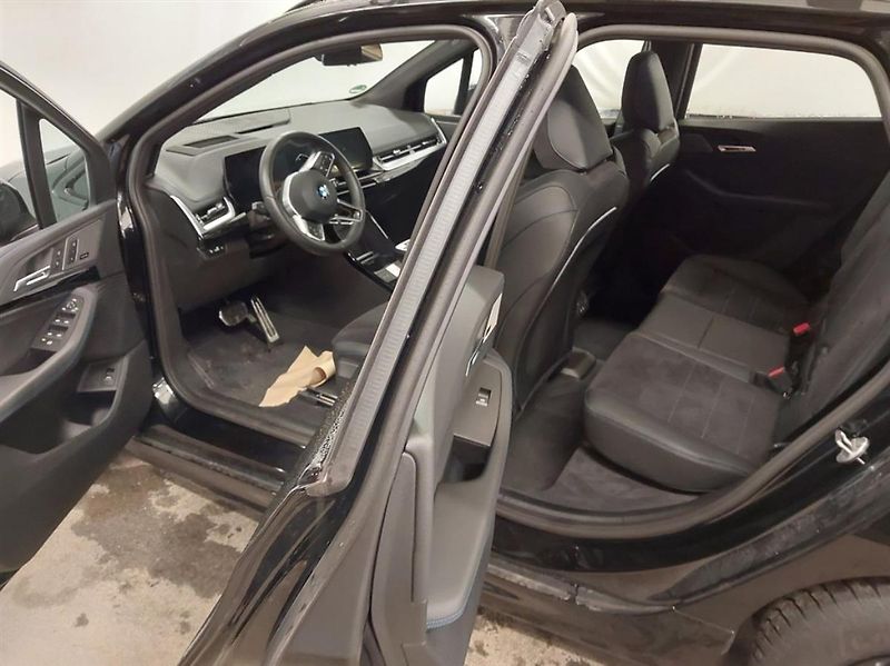 BMW Řada 2 220d - tažné, záruka - fotka 10 z 11