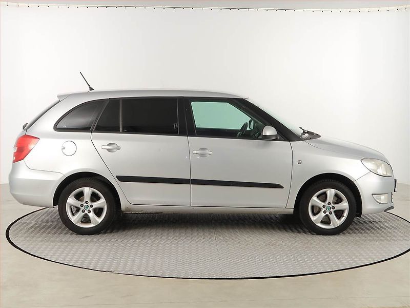 Škoda Fabia (2012) Ambiente 1.2 TSI, po STK - fotka 6 z 17