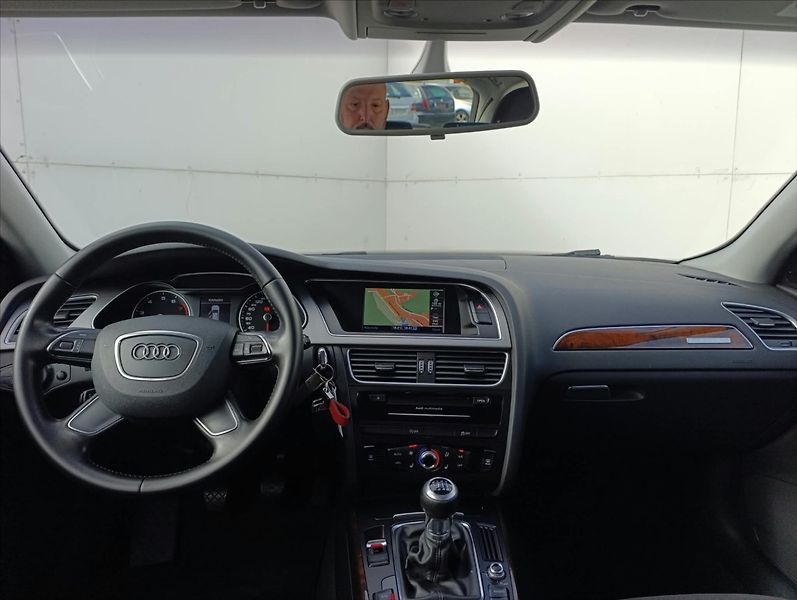 Audi A4 1,8 TFSi Quattro Navi Tempomat - fotka 15 z 34