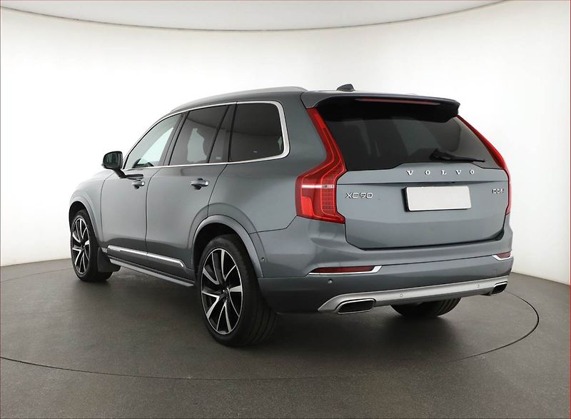 Volvo XC90 (2017) D5 AWD - fotka 4 z 21