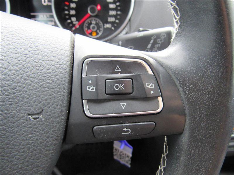 Volkswagen Golf 1,2 TSI 63kW Trendline - fotka 20 z 33
