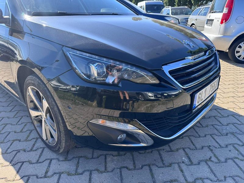 Peugeot 308 (2016) 1,2 PURET. ALLURE 96KW AUTOMAT - fotka 10 z 48