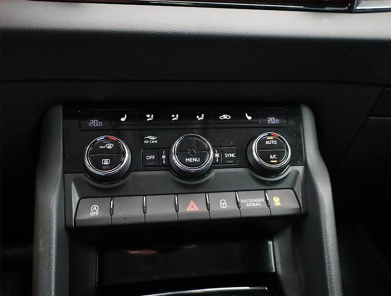 Škoda Karoq (2019) 1.5 TSI - fotka 10 z 21