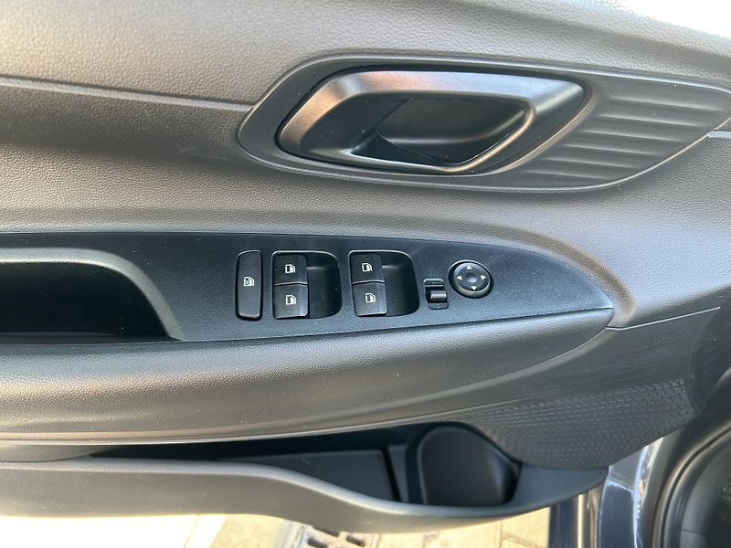 Hyundai i20 26 1,0 T-GDI DCT GO! WINTER - fotka 12 z 32