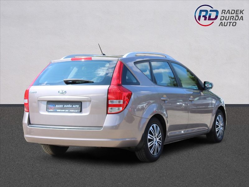 Kia Ceed 1,4 i  NOVÉ V ČR,1.MAJITEL - fotka 5 z 20