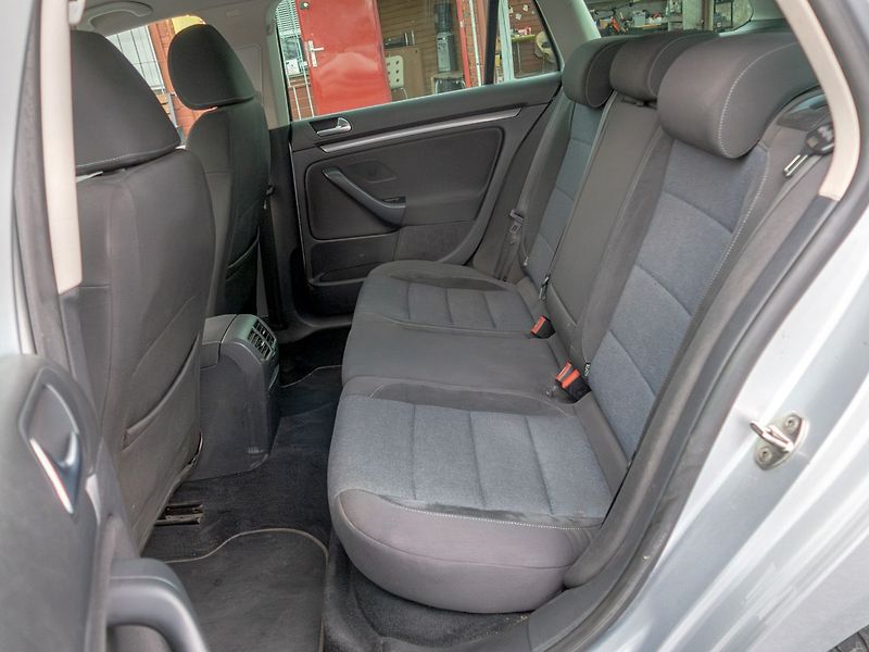 Volkswagen Golf (2012) 2.0TDI 103KW - 2x KOLA - fotka 37 z 49