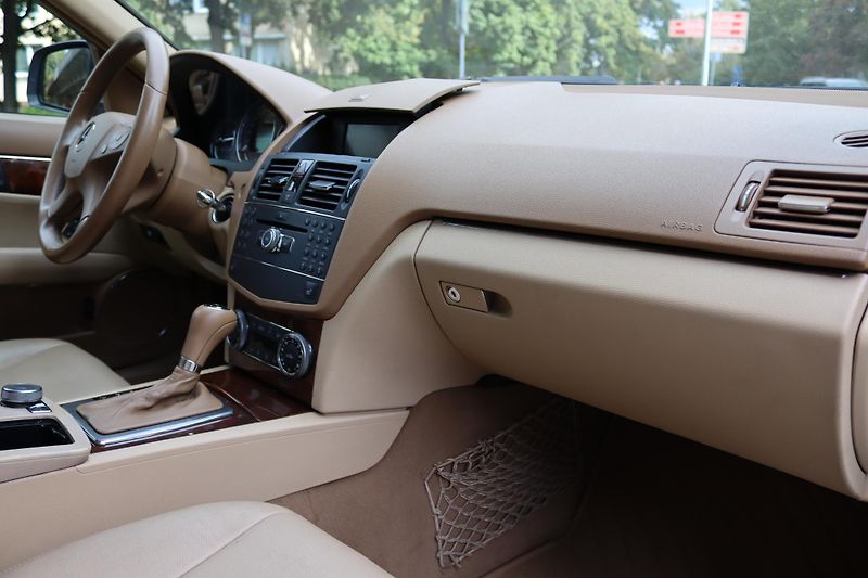 Mercedes-Benz Třídy C C220 (W204) ELEGANCE - fotka 37 z 40