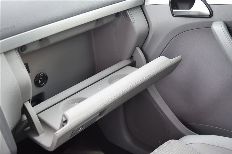 Volkswagen Touran 1,9 TDI 77KW AUTOMAT PO STK - fotka 46 z 46