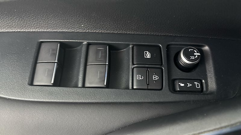 Toyota Corolla 2.0 Hybrid AUT Executive Touri - fotka 23 z 29