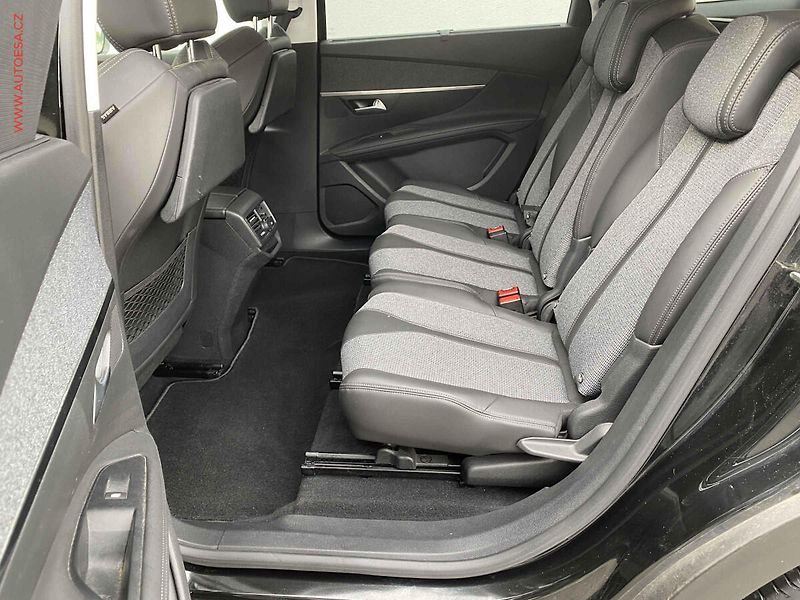 Peugeot 5008 (2018) 1.2 PT, Crossway - fotka 10 z 19