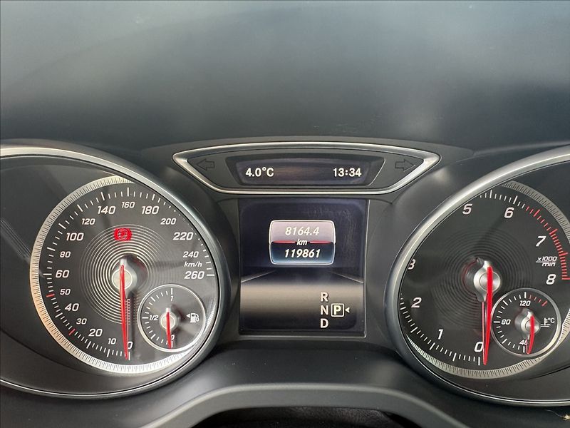 Mercedes-Benz GLA 2,0 220 4M,AMG,CZ,1.majitel - fotka 16 z 17