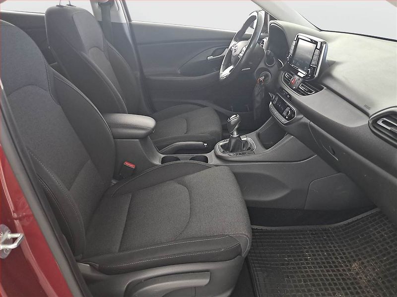 Hyundai i30 (2021) 1.5 T-GDI MHEV, Tempomat - fotka 9 z 15