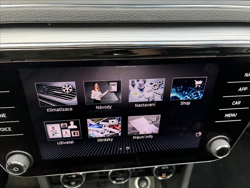 Škoda Superb 2,0 PANORAMA,TAŽNÉ,EL.KUFR - fotka 24 z 28