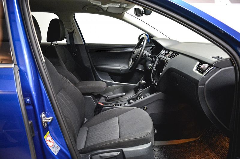 Škoda Octavia Combi 1.5 Tsi G-Tec Style 7st  - fotka 24 z 25