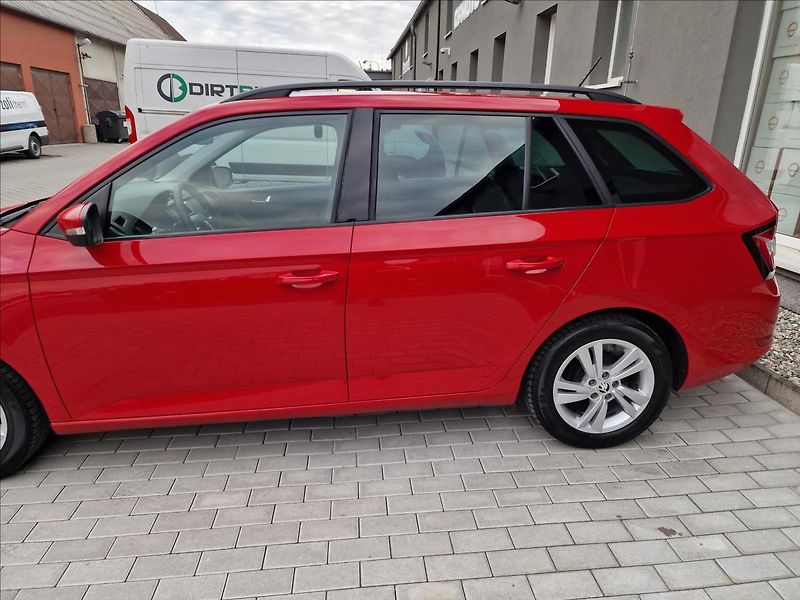 Škoda Fabia 1.0TSI Tour, původ ČR, 1.Maj. - fotka 43 z 49
