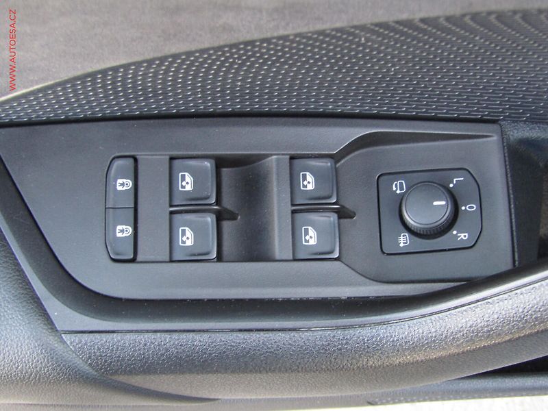 Škoda Octavia (2020) 2.0 TDi 4x4, ČR, RS, DSG, LED - fotka 11 z 22