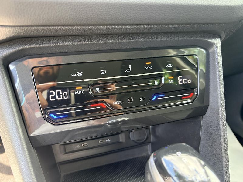 Volkswagen Tiguan 1.4TSI eHYBRID DSG MATRIX  - fotka 27 z 67