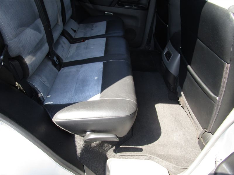 Mitsubishi Pajero 3.2 Di-D, 4x4, aut. klima, 7 m - fotka 28 z 54