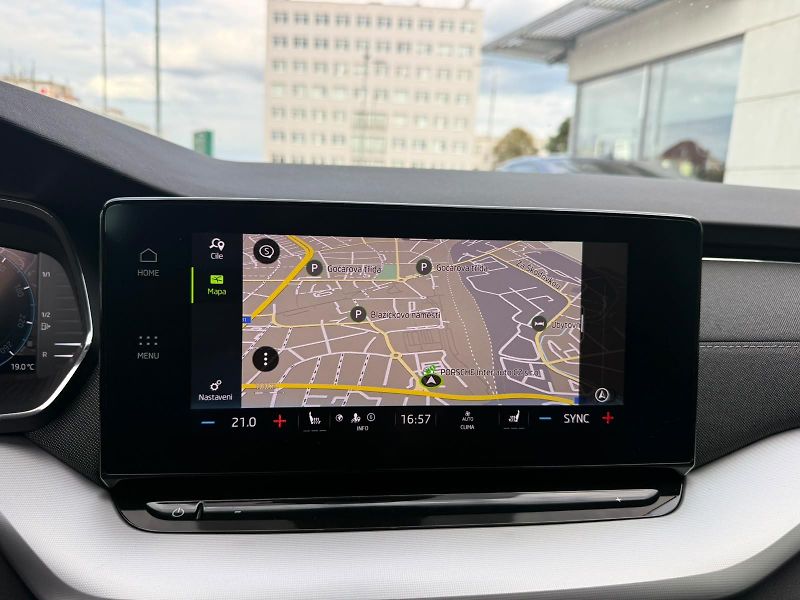 Škoda Octavia Style 2.0 TDI 110kW DSG Combi - fotka 18 z 27