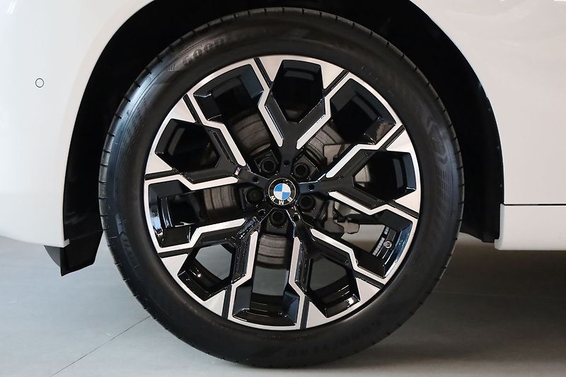 BMW X3 20d xDrive, Tažné, Harman - fotka 13 z 37