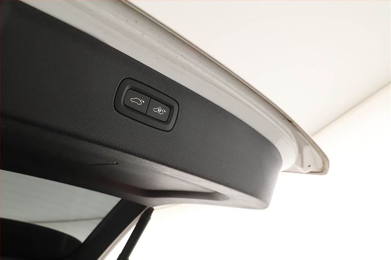 Volvo XC90 (2024) B5 AWD - fotka 17 z 20