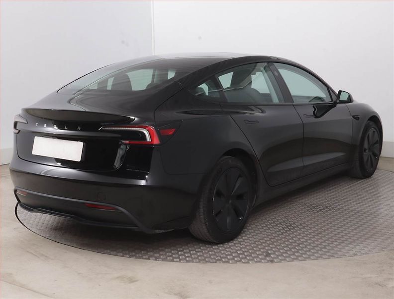 Tesla Model 3 (2024) Standard Range LFP, SoH 95% - fotka 5 z 22