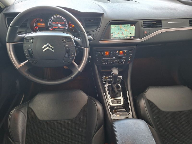 Citroën C5 (2011) TOURER 2.0HDi 120kW AUT - fotka 12 z 49