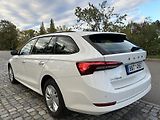 Škoda Octavia IV 2,0 TDI Ambition - náhled 4
