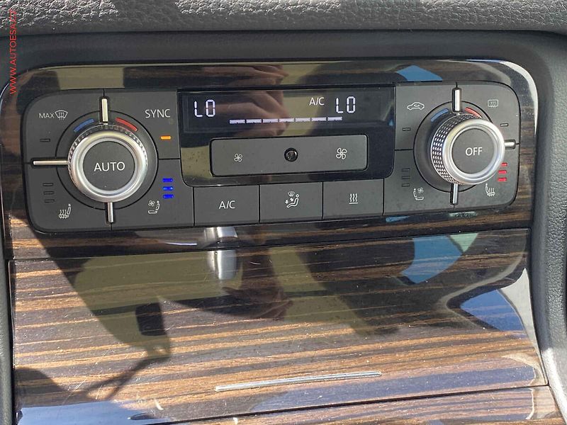 Volkswagen Touareg (2015) 3.0 TDi V6 4x4, Highline - fotka 17 z 20
