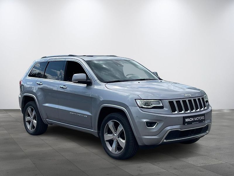 Jeep Grand Cherokee Overland, 1. maj. TZ,PANO,DPH - fotka 2 z 25