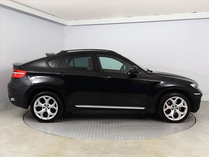 BMW X6 (2011) xDrive40d, 4X4, Automat, Kůže - fotka 6 z 19