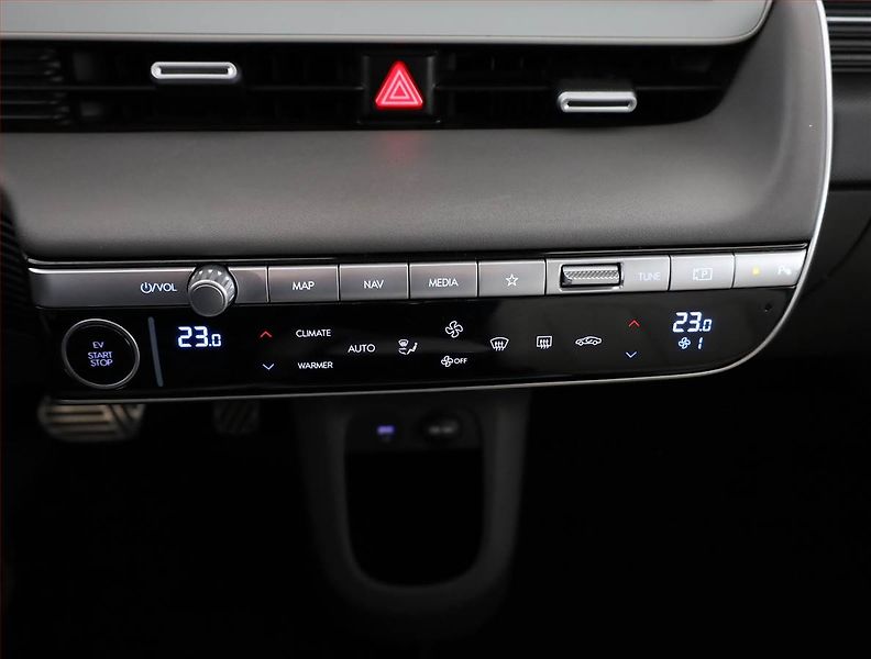 Hyundai Ioniq 5 (2021) Power 4x4, SoH 100% - fotka 11 z 21