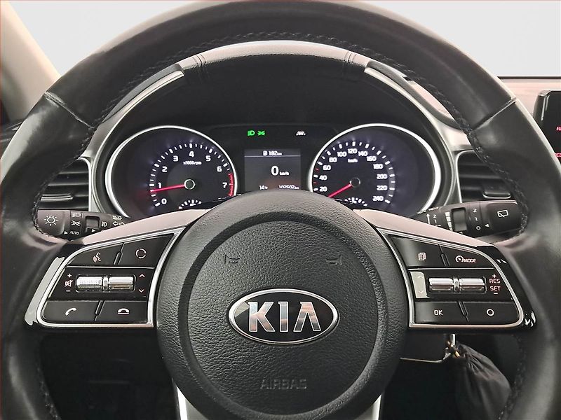 Kia Ceed (2021) 1.5 T-GDI, Serv.kniha - fotka 16 z 16