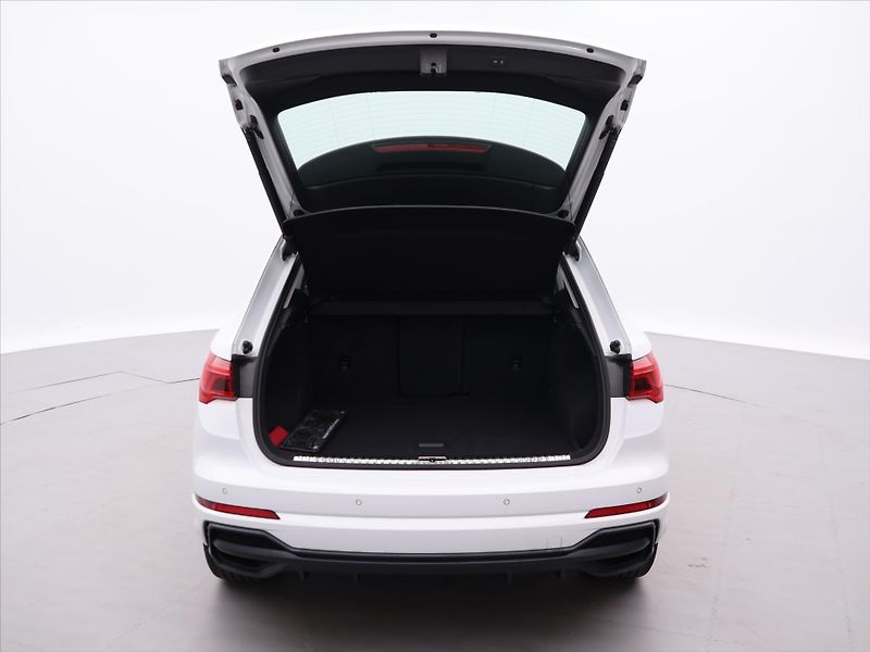 Audi Q3 1,5 35 TFSI S tronic S line CZ - fotka 9 z 33