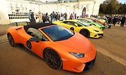 Luxusní supersporty projely západ Čech, milionové rarity přibrzdily v Kynžvartu