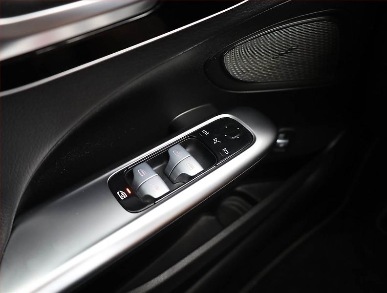 Mercedes-Benz Třídy C (2022) C 200 - fotka 18 z 21