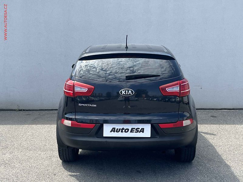 Kia Sportage (2013) 1.6GDi, ČR, AC - fotka 5 z 13
