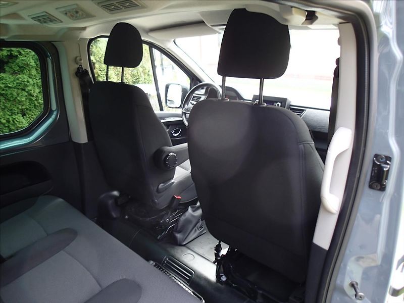 Renault Trafic 2,0 1.maj. ČR,DPH, 8míst - fotka 43 z 48