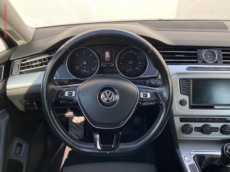 Volkswagen Passat (2016) 1.6 TDi, Comfortline, navi - fotka 11 z 17