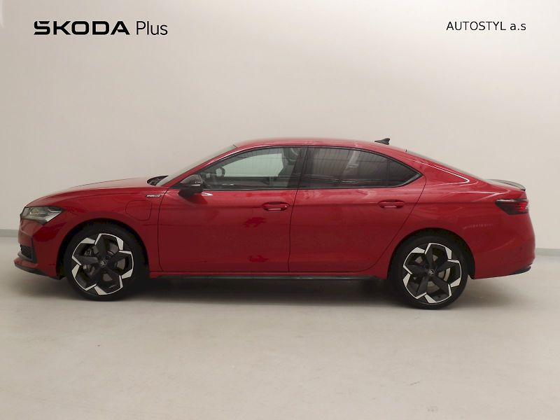 Škoda Superb (2025) 1.5PHEV 205k SPORTLINE - fotka 3 z 20