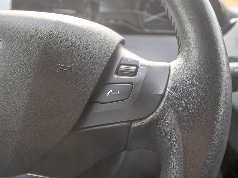 Peugeot 2008 (2017) ČR 1.2T 81KW – 88.359KM - fotka 16 z 41