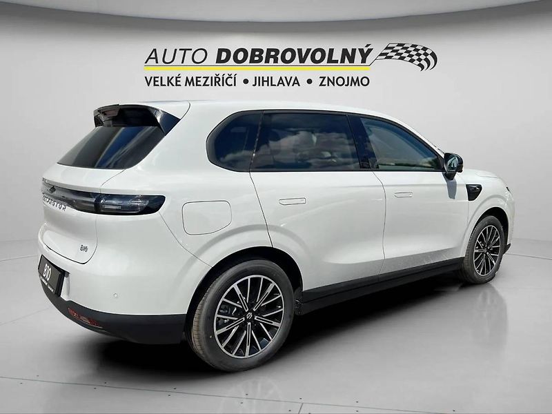 Leapmotor B10 (2026) DESIGN PROMAX baterie 67,1kWh - fotka 9 z 33