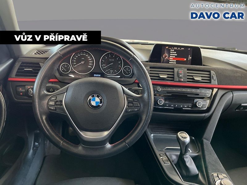 BMW Řada 3 2,0 320i 135kW CZ xDrive Sport - fotka 3 z 12