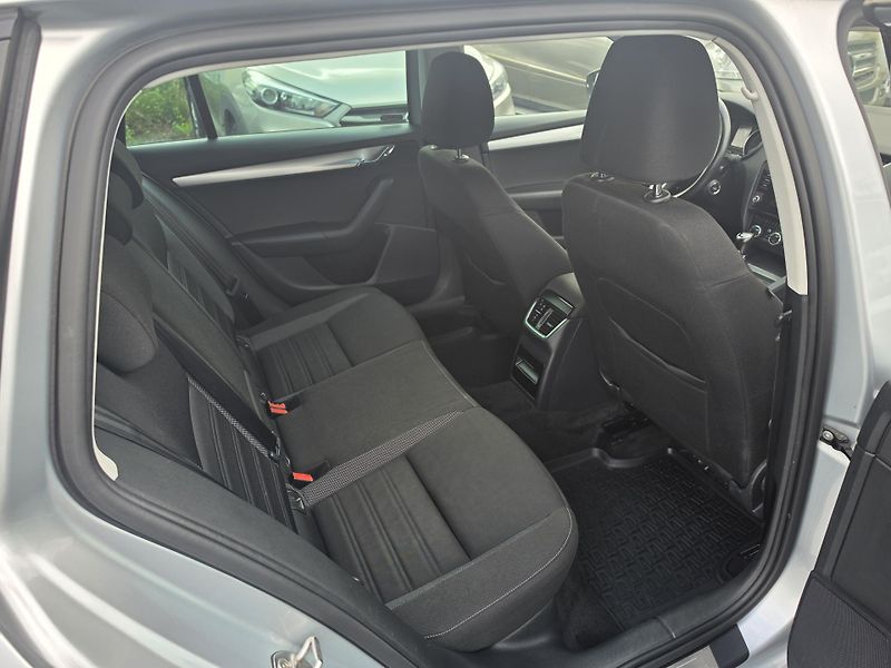 Škoda Octavia 1.5 TSi Style Plus - fotka 19 z 21