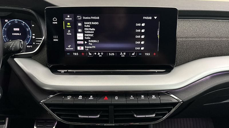 Škoda Octavia 2.0 TDI DSG 4x4 Scout Combi - fotka 11 z 27