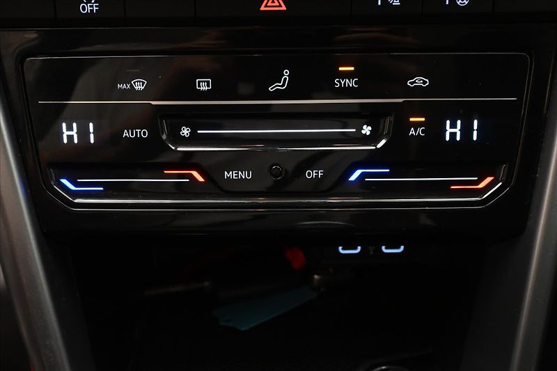 Volkswagen T-Roc 2,0 TDI 85kW Life Záruka až 5 - fotka 21 z 30